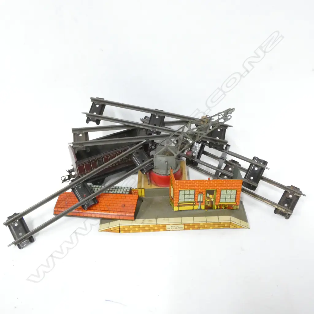 HORNBY 1 X ROLLING STOCK / CRANE & ASSORTED TRACKS & OUTER BUILDINGS Image 1++